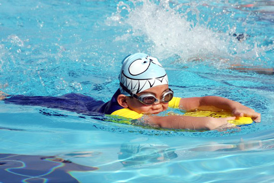 舟山市青少年体校游泳队招生公告：为孩子的未来铺就水上之路！