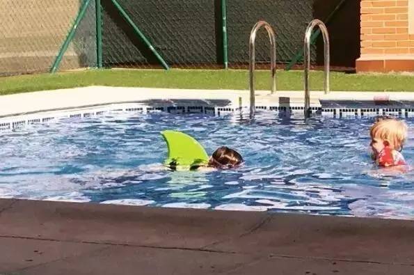 FORM推出AR智能泳镜新品售价299美元游泳爱好者的全新选择！