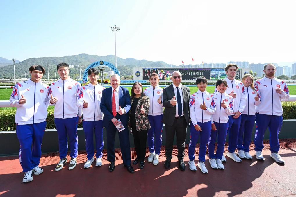 十五运会香港奖牌运动员获表彰(图1)