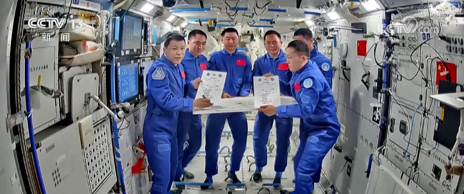 世界首创“太空炉子”内藏“大乾坤” 做蛋糕、烤肉排……太空大餐香喷喷(图1)