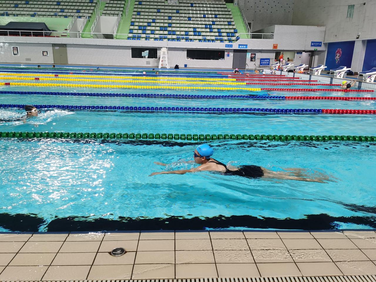 火力全开！第二日战报：不止赛场更有足球传奇空降