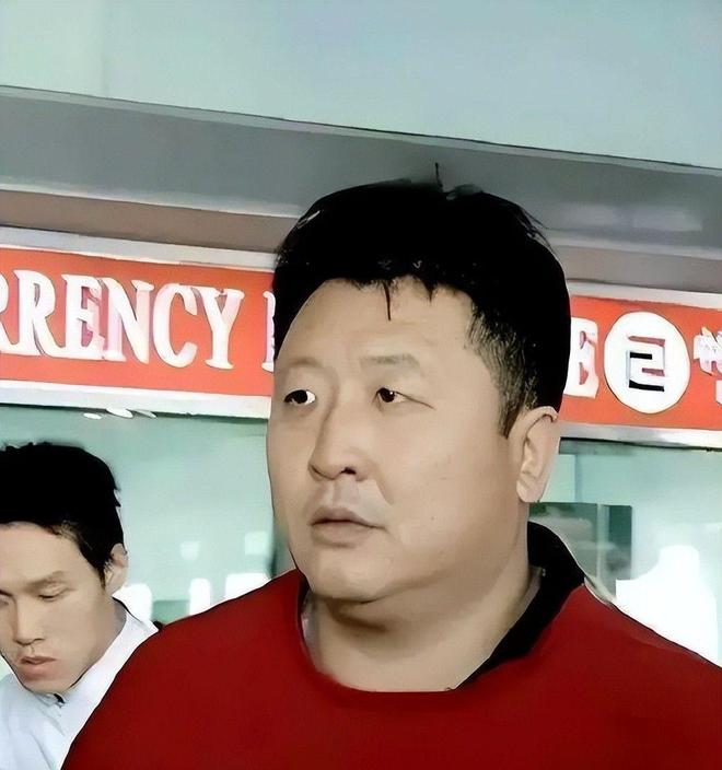 游泳教练金炜:带出奥运冠军却连娶三任徒弟个个年轻貌美(图7)