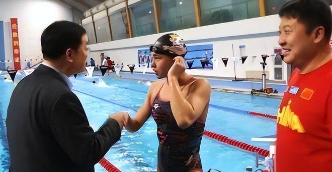游泳教练金炜:带出奥运冠军却连娶三任徒弟个个年轻貌美(图8)