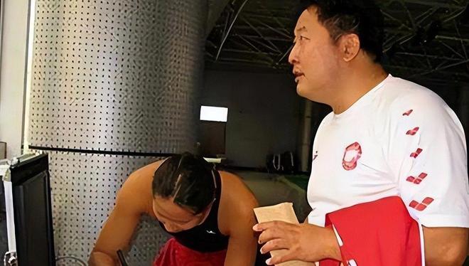 游泳教练金炜:带出奥运冠军却连娶三任徒弟个个年轻貌美(图10)