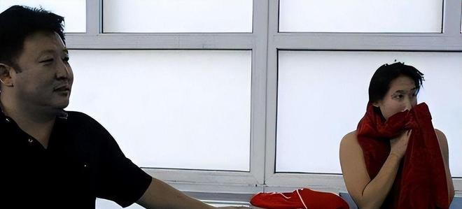 游泳教练金炜:带出奥运冠军却连娶三任徒弟个个年轻貌美(图12)