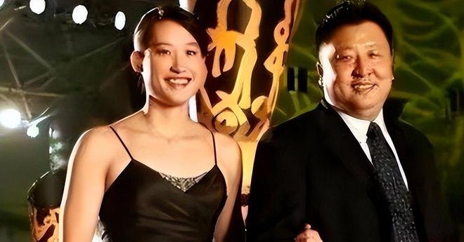 游泳教练金炜:带出奥运冠军却连娶三任徒弟个个年轻貌美(图17)