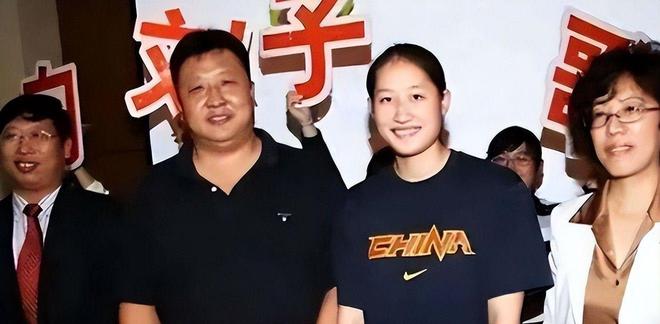 游泳教练金炜:带出奥运冠军却连娶三任徒弟个个年轻貌美(图21)