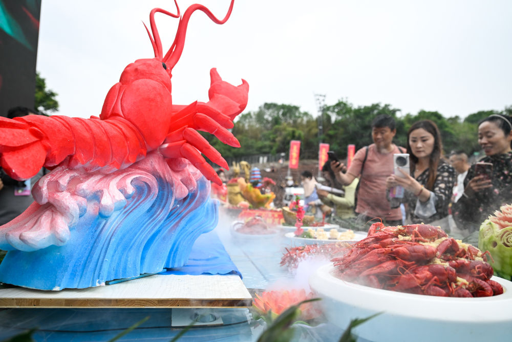习近平总书记同人大代表、政协委员共商国是纪实(图12)