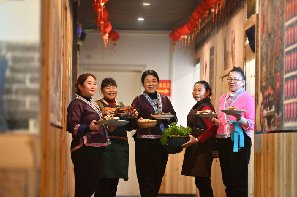 习近平总书记同人大代表、政协委员共商国是纪实(图13)