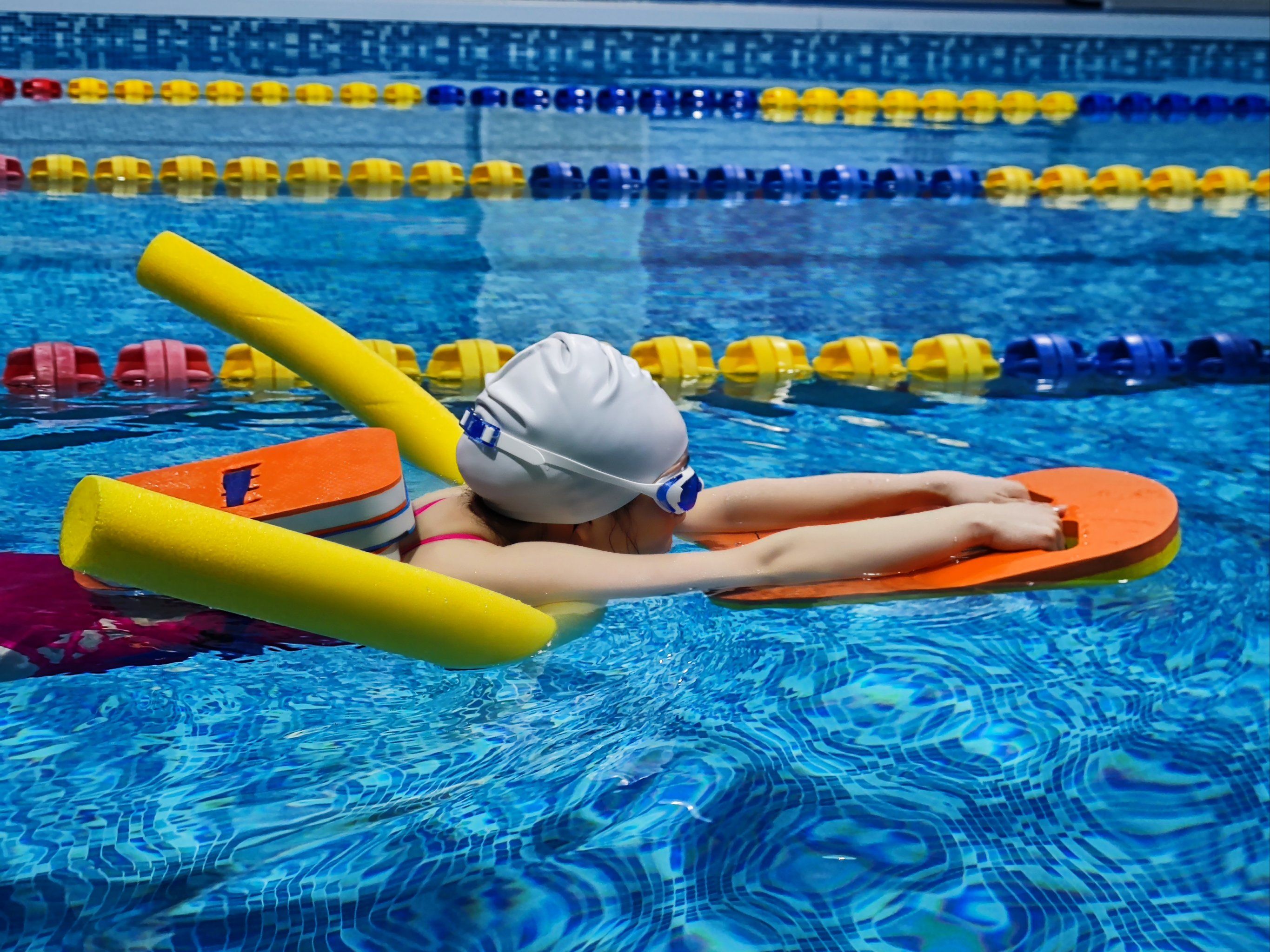 告别枯燥！青少年游泳训练也能有趣味让孩子主动爱上游泳