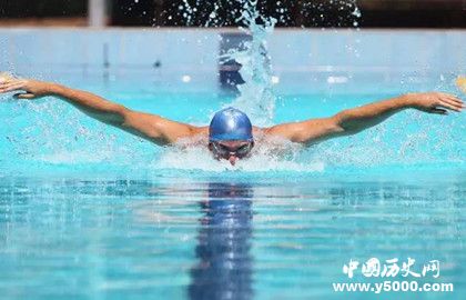 游泳比赛四种泳姿分别是怎么来的(图1)